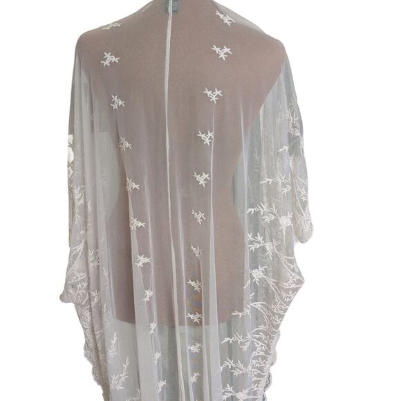 Romantic Sheer Lace Embroidered Kimono Duster Festival Size L
Urban Outfitters - Picture 6 of 9